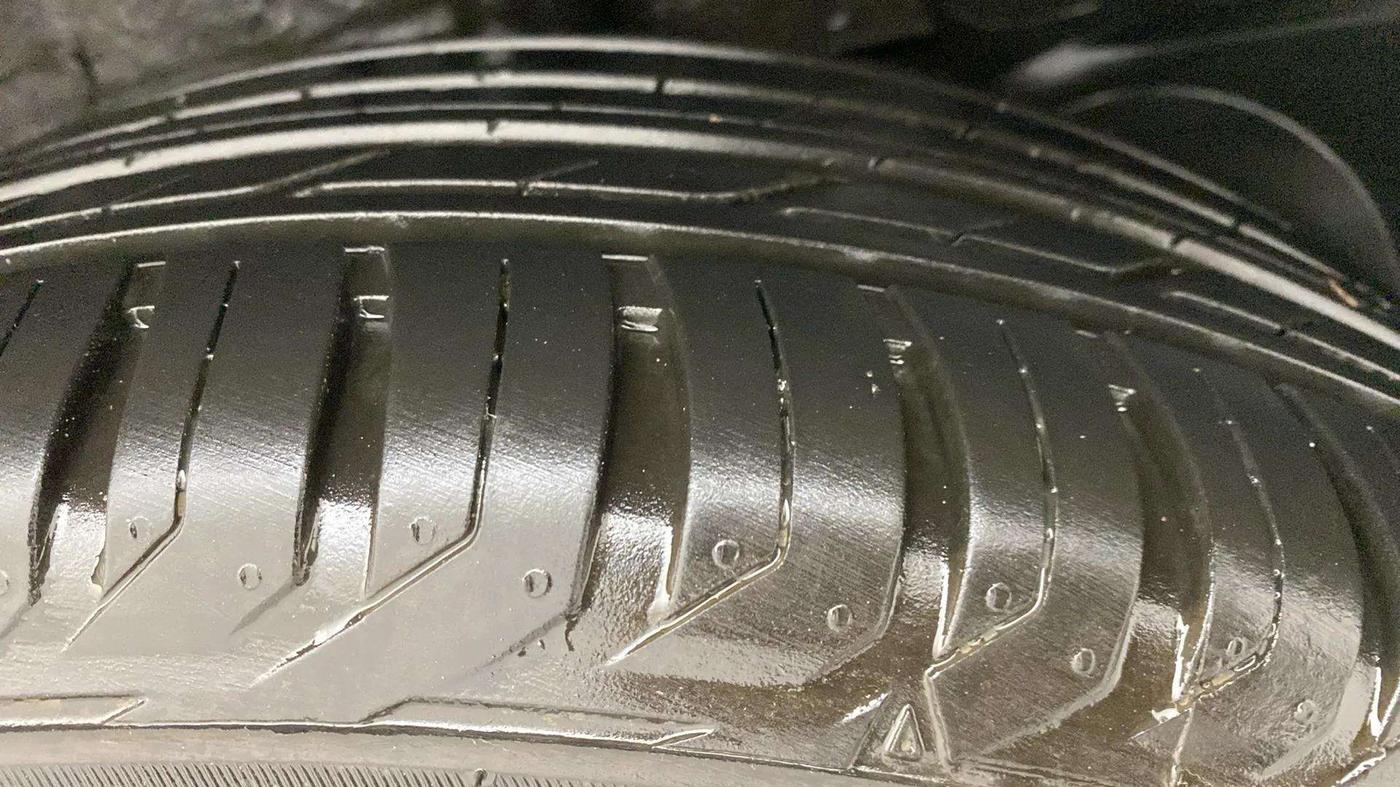 2018 Renault Duster RXS PETROL, Petrol, Manual, 27,650 km, Left Rear Tyre Tread