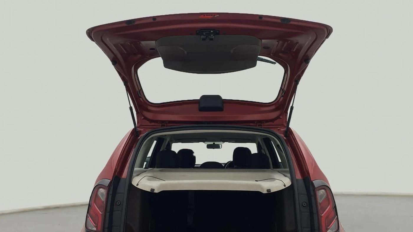 2018 Renault Duster RXS PETROL, Petrol, Manual, 27,650 km, Boot Door Open
