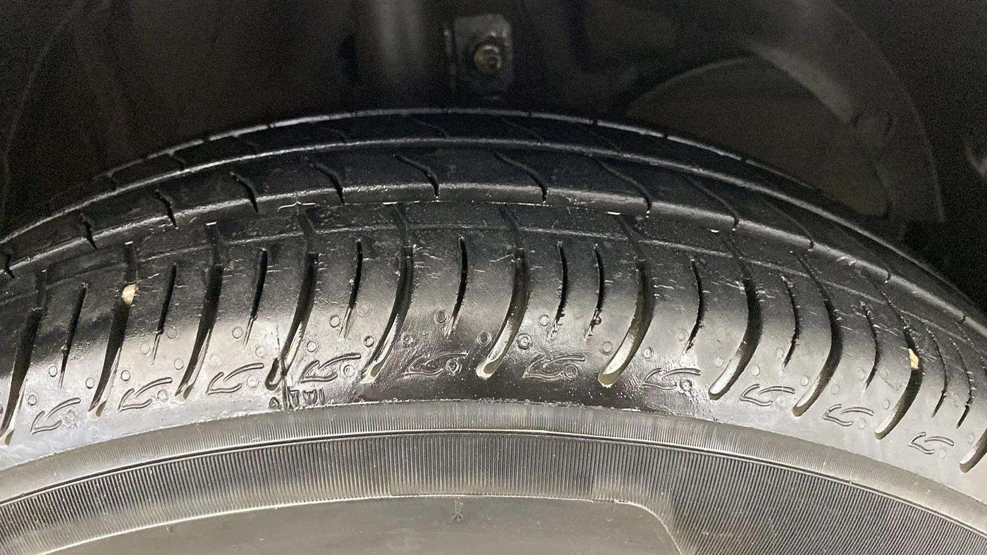 2021 Maruti Baleno SIGMA PETROL 1.2, Petrol, Manual, 13,710 km, Right Front Tyre Tread