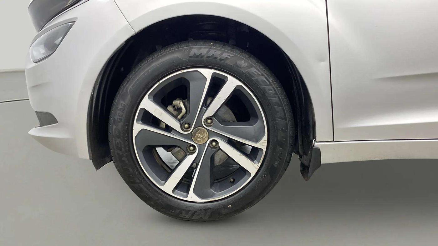 2021 Tata ALTROZ XZ DIESEL, Diesel, Manual, 50,283 km, Left Front Wheel