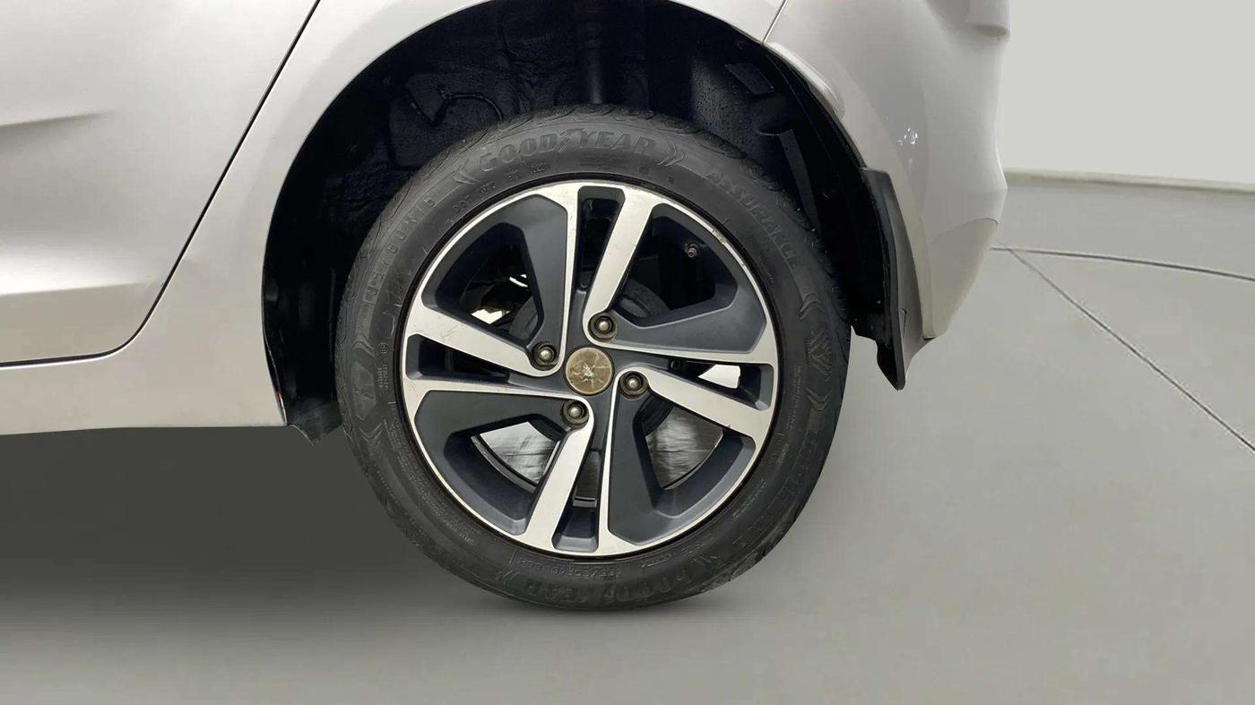2021 Tata ALTROZ XZ DIESEL, Diesel, Manual, 50,283 km, Left Rear Wheel