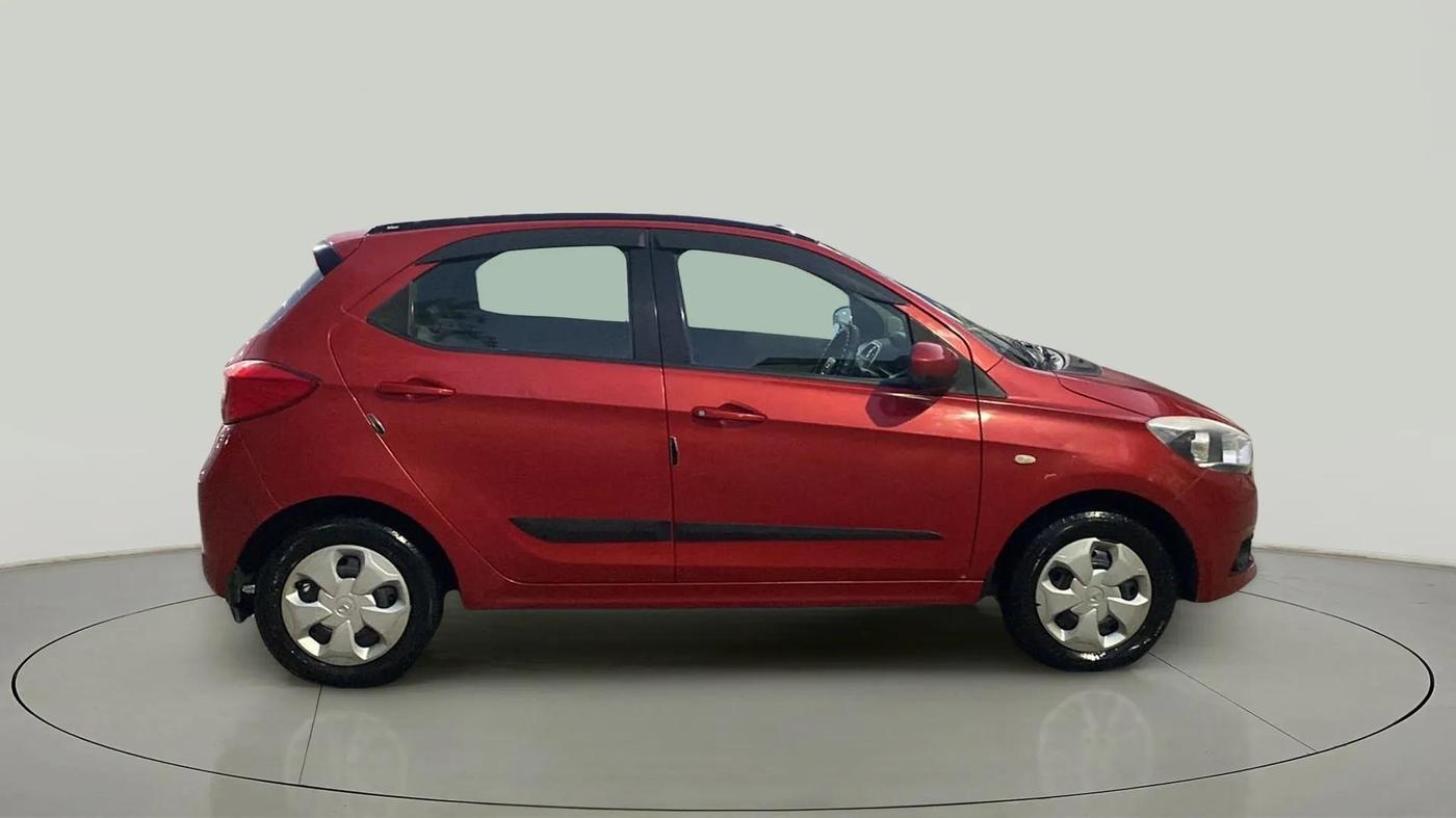 2016 Tata Tiago XT PETROL, Petrol, Manual, 50,520 km, Right Side View