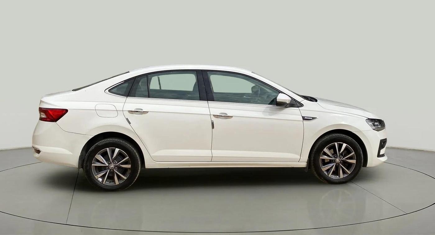 2022 Skoda SLAVIA STYLE 1.0L TSI MT, Petrol, Manual, 42,662 km, Right Side