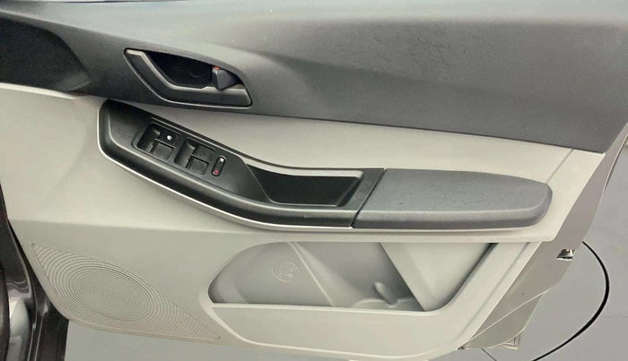 2021 Tata Tiago XT PETROL, Petrol, Manual, 35,155 km, Driver Side Door Panels Control