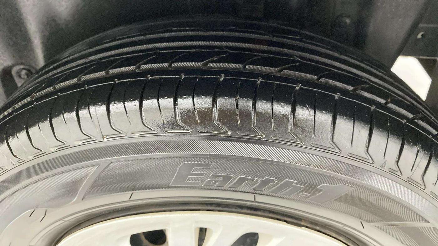 2016 Maruti Swift VXI, Petrol, Manual, 52,556 km, Right Rear Tyre Tread