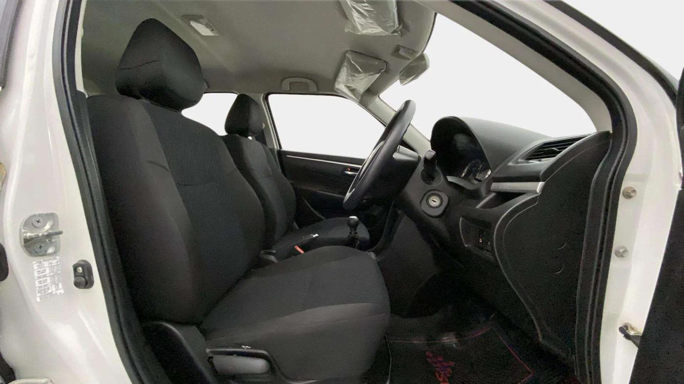 2016 Maruti Swift VXI, Petrol, Manual, 52,556 km, Right Side Front Door Cabin