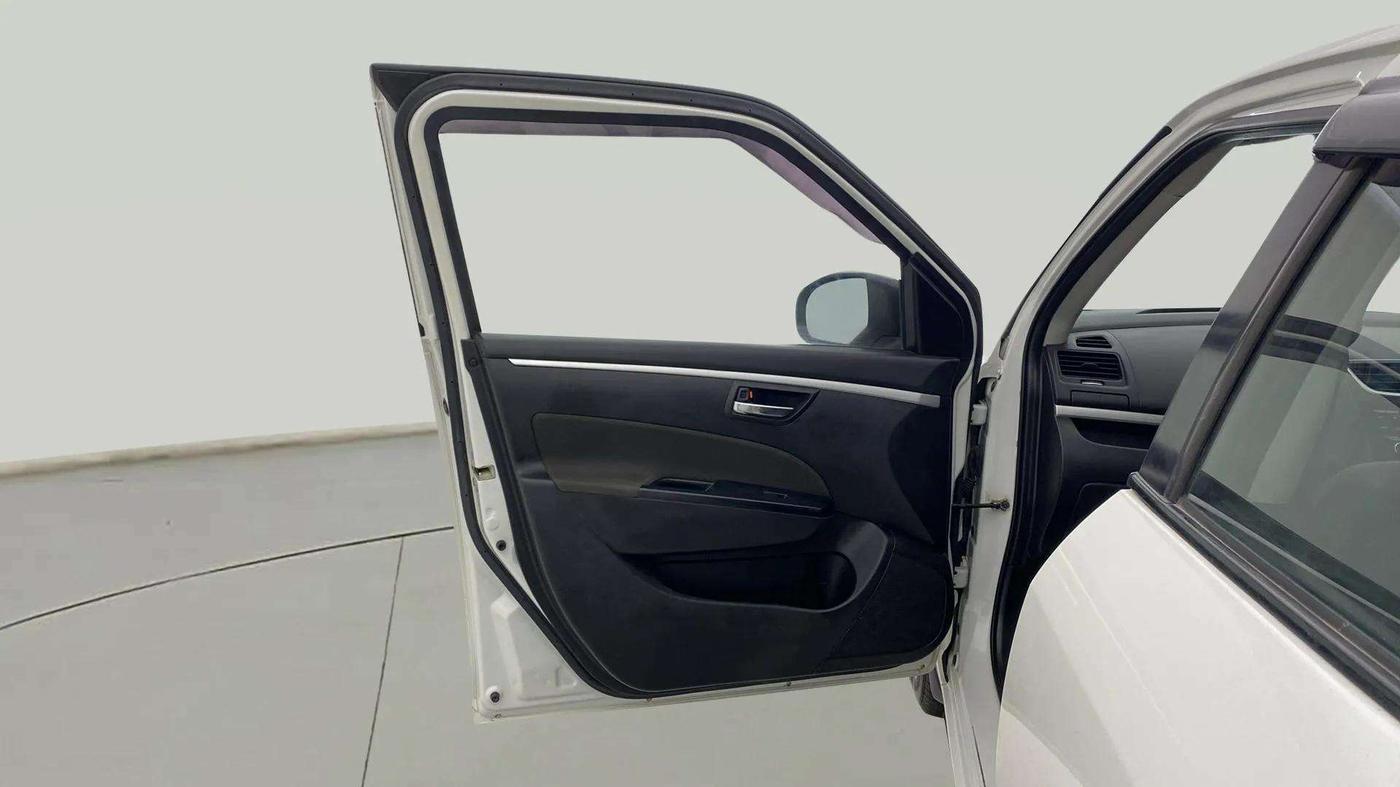 2016 Maruti Swift VXI, Petrol, Manual, 52,556 km, LHS Front Door