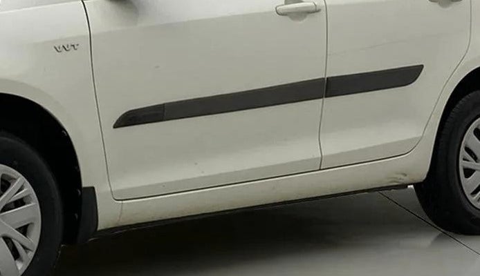 2016 Maruti Swift VXI, Petrol, Manual, 52,229 km, Left running board - Slightly dented