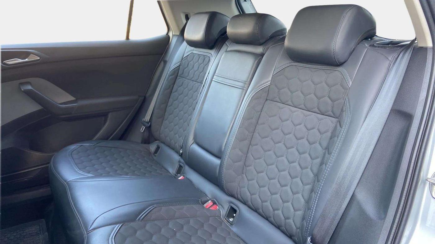 2022 Skoda KUSHAQ AMBITION 1.0L TSI AT, Petrol, Automatic, 21,749 km, Right Side Rear Door Cabin