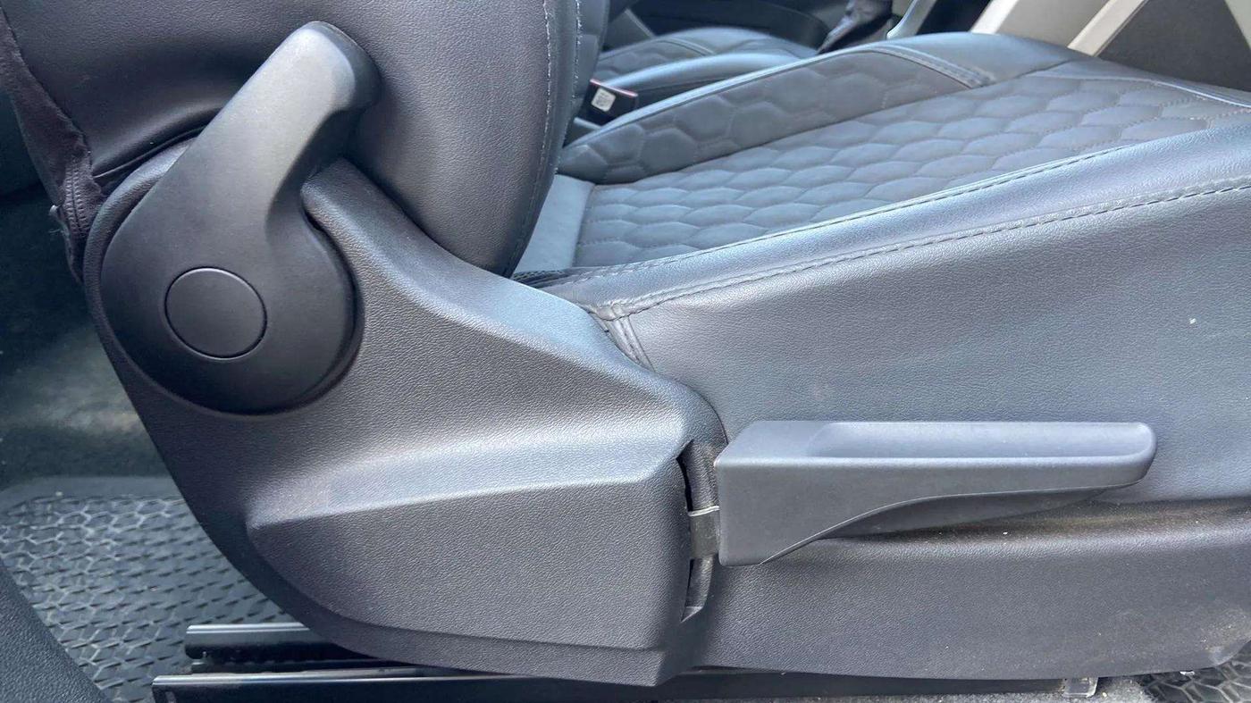 2022 Skoda KUSHAQ AMBITION 1.0L TSI AT, Petrol, Automatic, 21,749 km, Driver Side Adjustment Panel