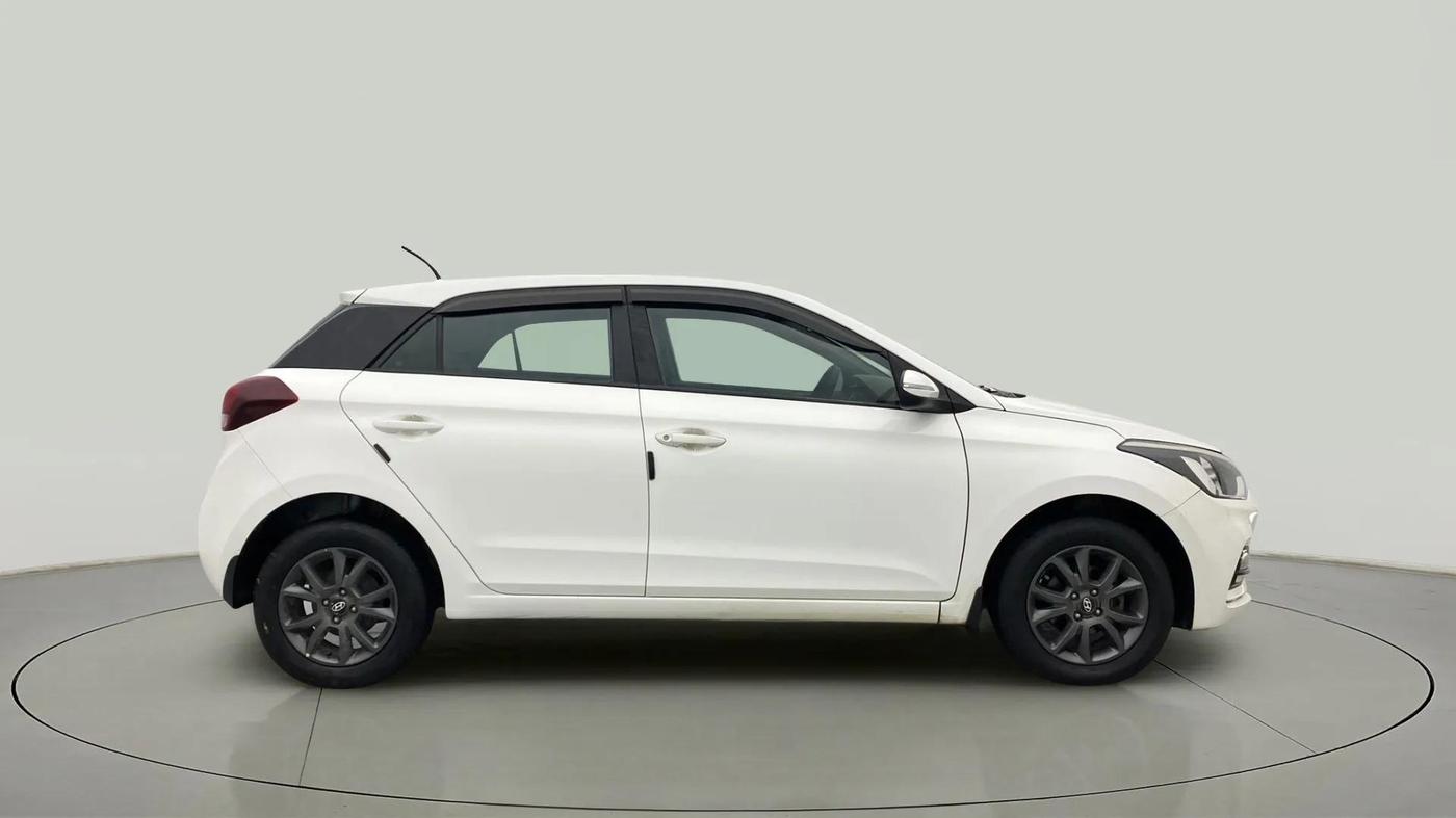 2020 Hyundai Elite i20 SPORTZ PLUS 1.2, Petrol, Manual, 57,857 km, Right Side View