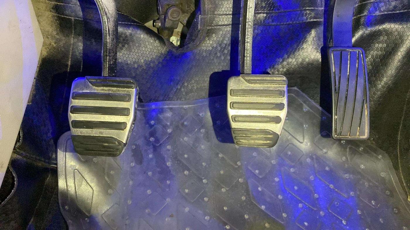 2021 Mahindra XUV300 W6 1.5 Diesel, Diesel, Manual, 38,074 km, Pedals