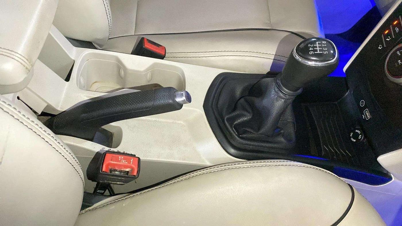 2021 Mahindra XUV300 W6 1.5 Diesel, Diesel, Manual, 38,074 km, Gear Lever