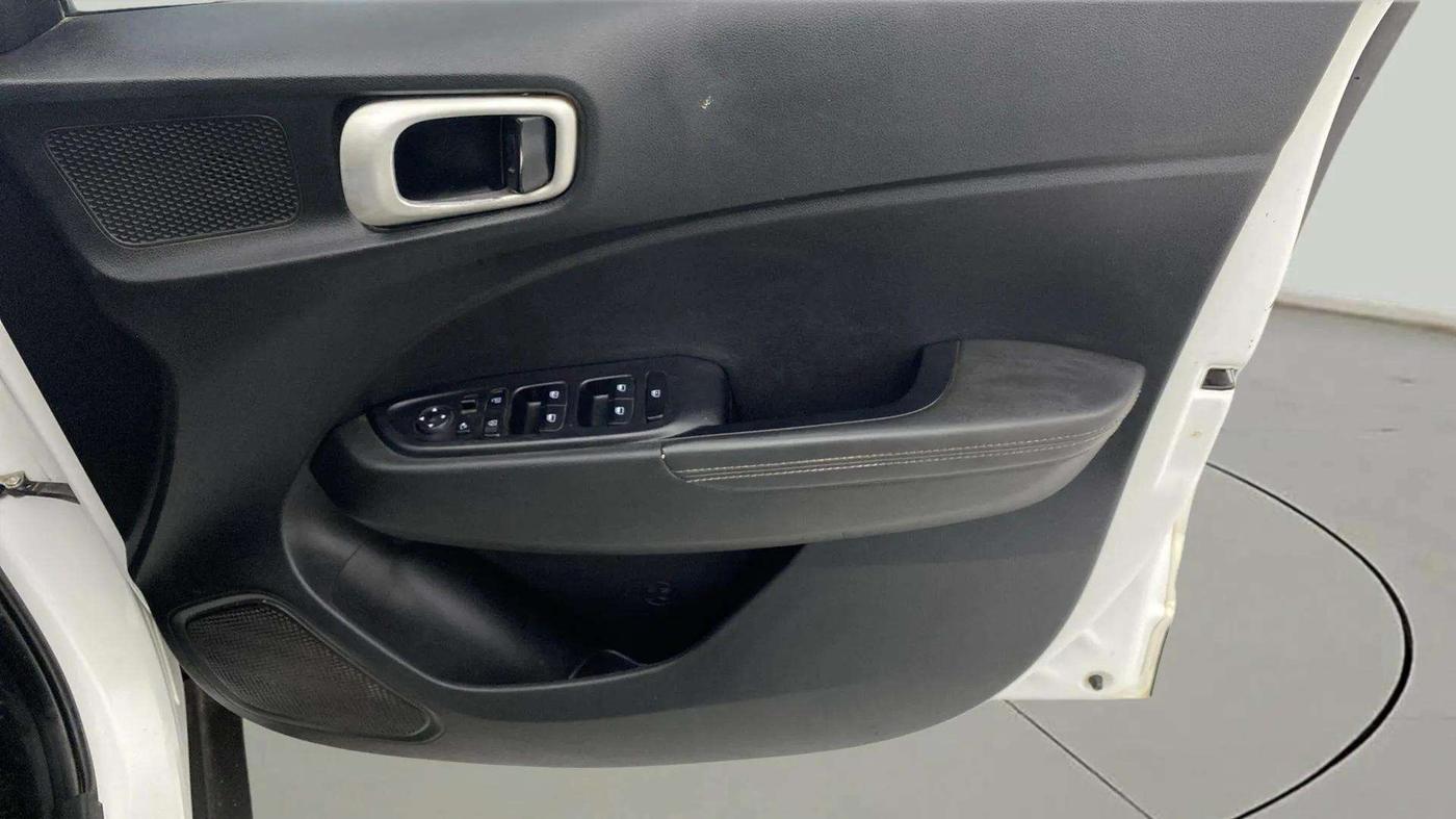 2019 Hyundai VENUE SX 1.0 (O) TURBO, Petrol, Manual, 66,431 km, Driver Side Door Panels Control