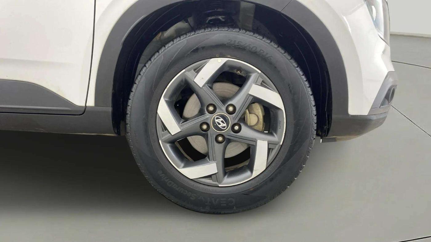 2019 Hyundai VENUE SX 1.0 (O) TURBO, Petrol, Manual, 66,431 km, Right Front Wheel