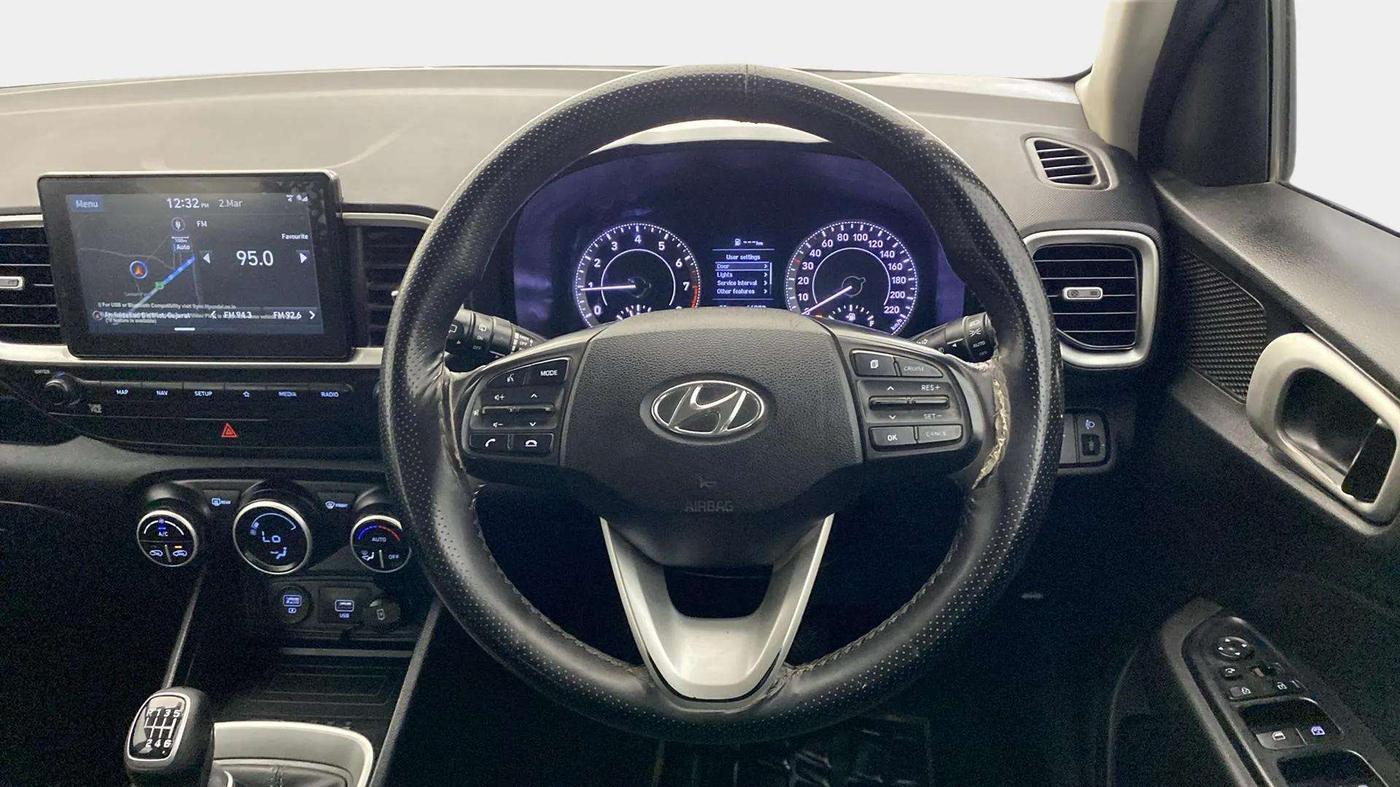 2019 Hyundai VENUE SX 1.0 (O) TURBO, Petrol, Manual, 66,431 km, Steering Wheel Close Up