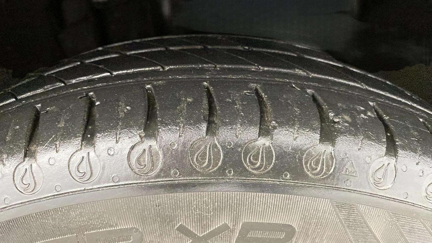 2024 Tata Tiago XTA CNG , CNG, Automatic, 13,315 km, Right Front Tyre Tread