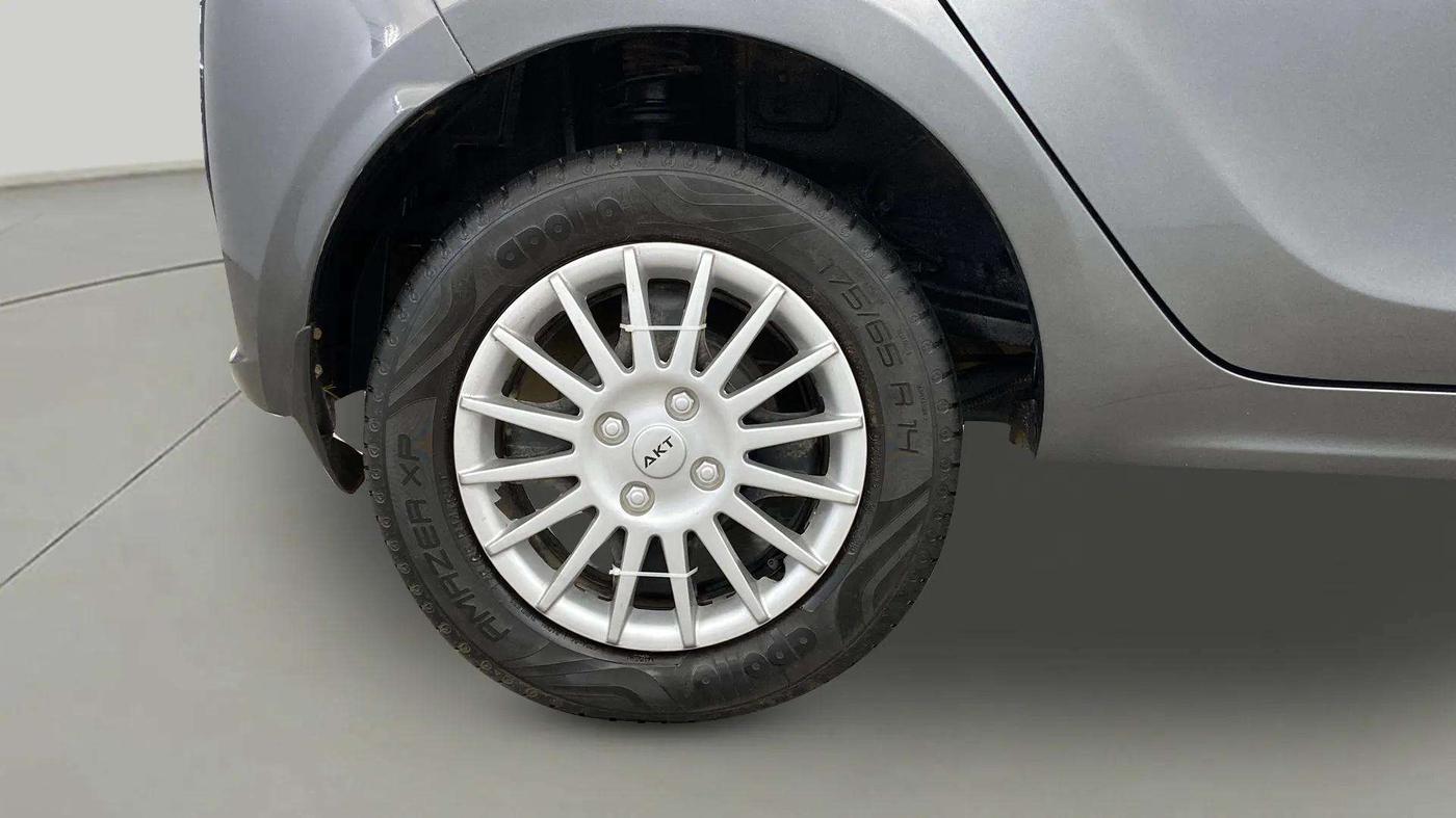 2024 Tata Tiago XTA CNG , CNG, Automatic, 13,315 km, Right Rear Wheel