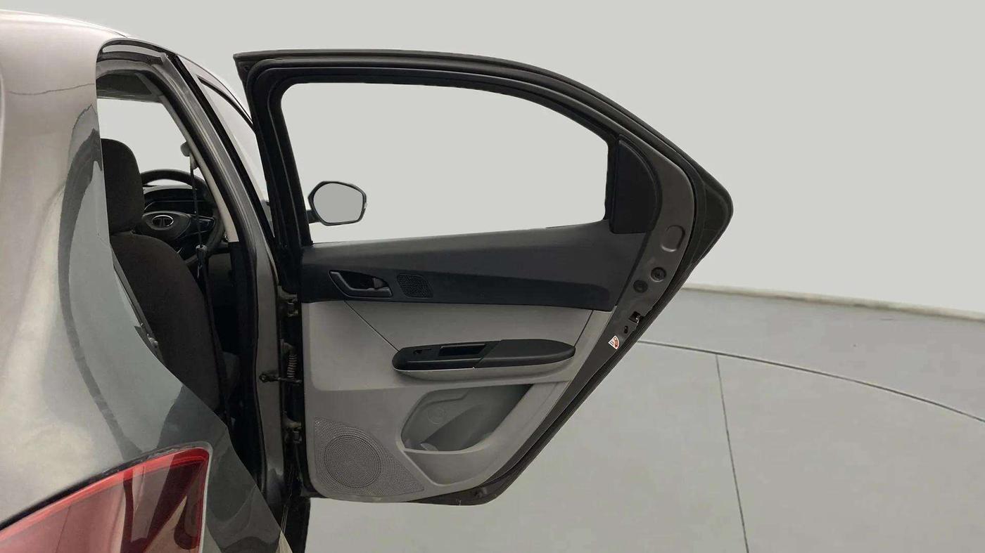 2024 Tata Tiago XTA CNG , CNG, Automatic, 13,315 km, RHS Rear Door