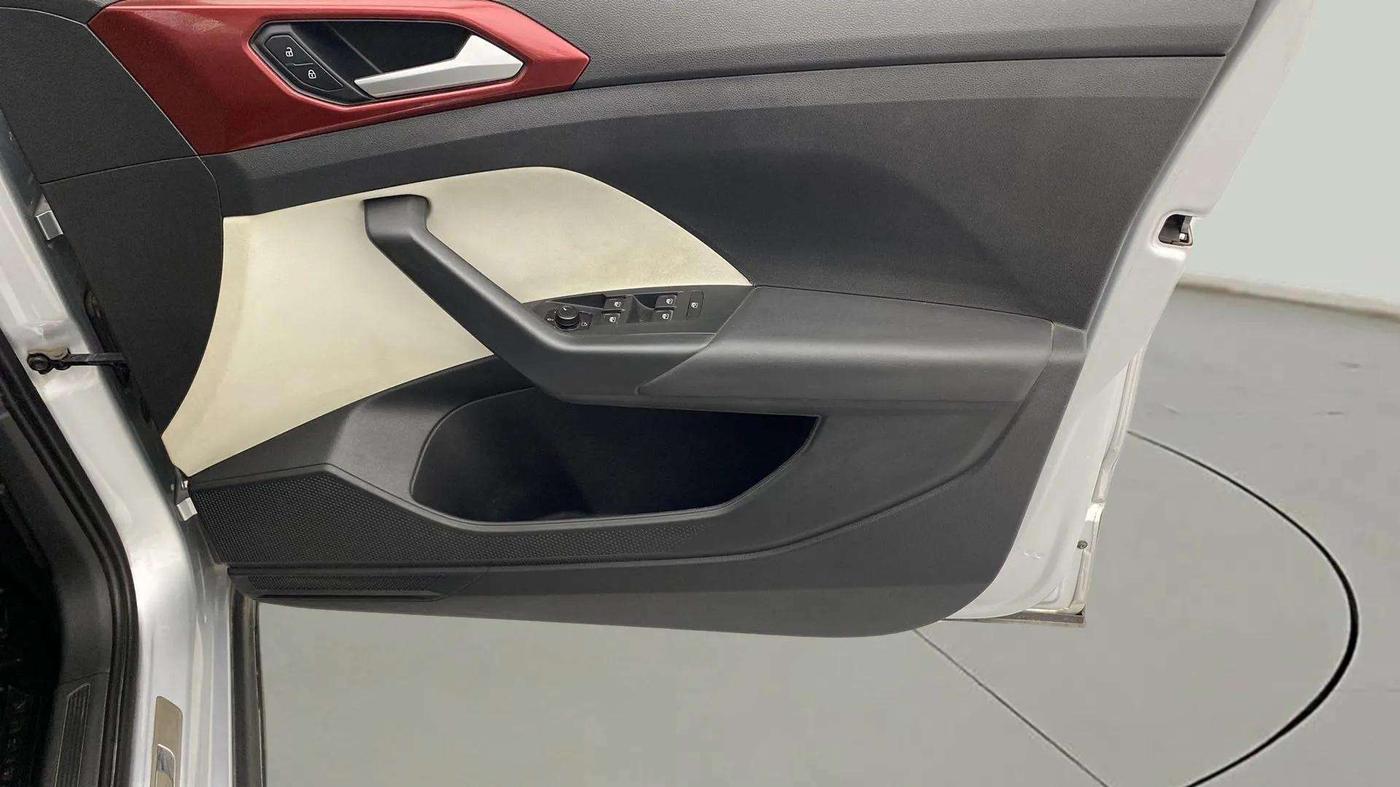 2021 Volkswagen TAIGUN GT 1.5 TSI MT, CNG, Manual, 16,308 km, Driver Side Door Panels Control