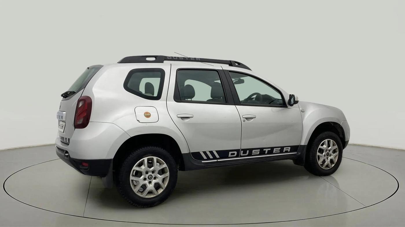 2017 Renault Duster RXL PETROL, Petrol, Manual, 93,041 km, Right Back Diagonal