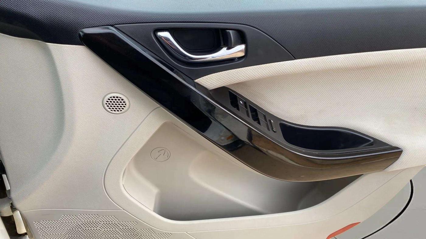 2021 Tata NEXON XZ PLUS DIESEL SUNROOF, Diesel, Manual, 53,450 km, Driver Side Door Panels Control