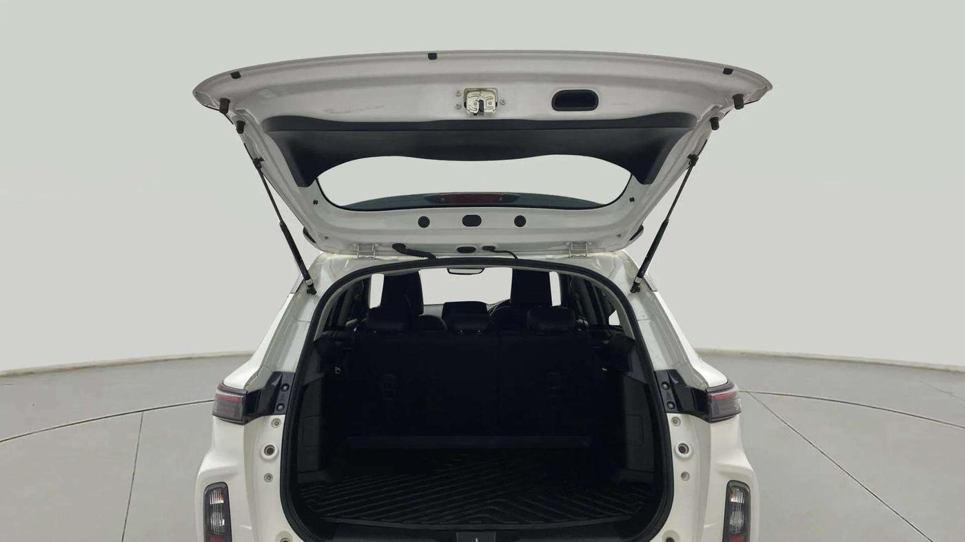 2023 Maruti Grand Vitara ALPHA SMART HYBRID, Petrol, Manual, 36,443 km, Boot Door Open