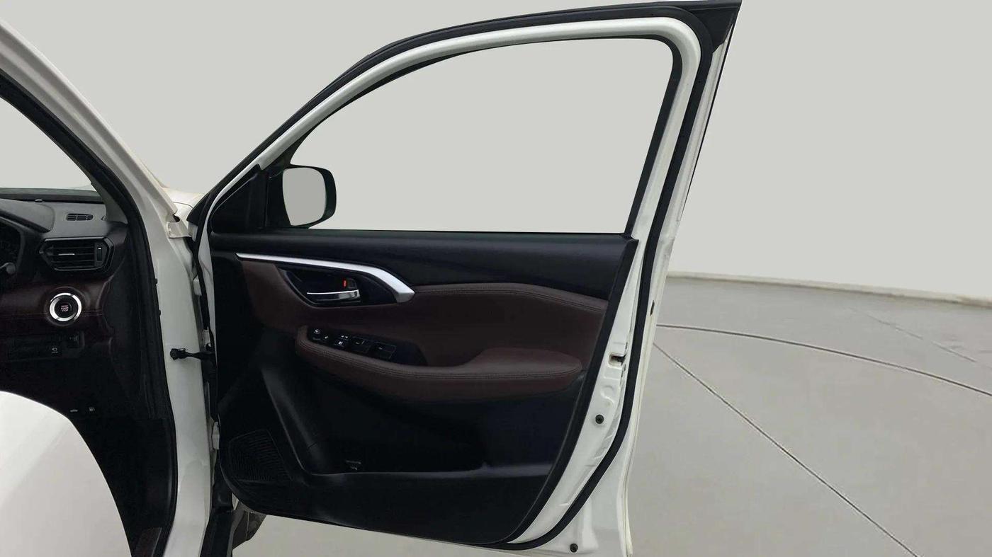 2023 Maruti Grand Vitara ALPHA SMART HYBRID, Petrol, Manual, 36,443 km, RHS Front Door