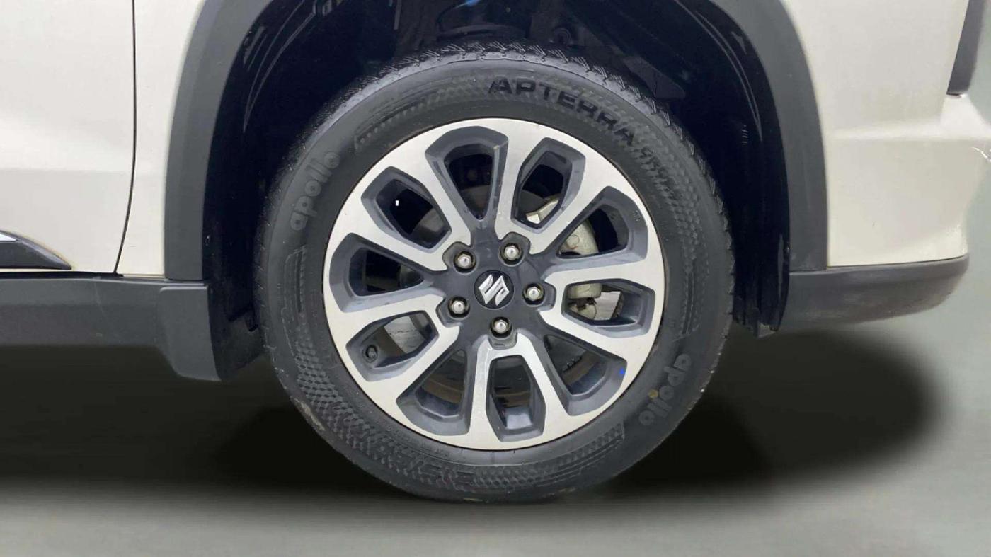 2023 Maruti Grand Vitara ALPHA SMART HYBRID, Petrol, Manual, 36,443 km, Right Rear Wheel