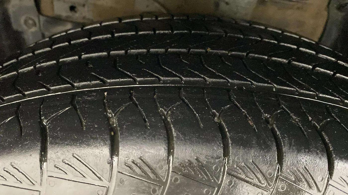 2023 Maruti Grand Vitara ALPHA SMART HYBRID, Petrol, Manual, 36,443 km, Left Front Tyre Tread