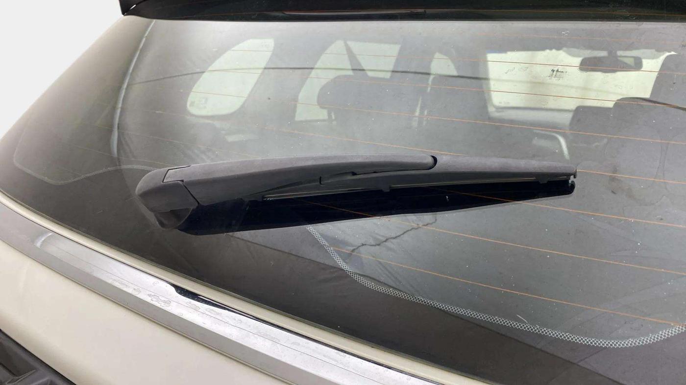 2023 Maruti Grand Vitara ALPHA SMART HYBRID, Petrol, Manual, 36,443 km, Rear Wiper