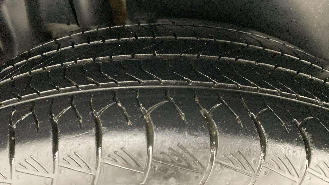 2023 Maruti Grand Vitara ALPHA SMART HYBRID, Petrol, Manual, 36,443 km, Right Rear Tyre Tread