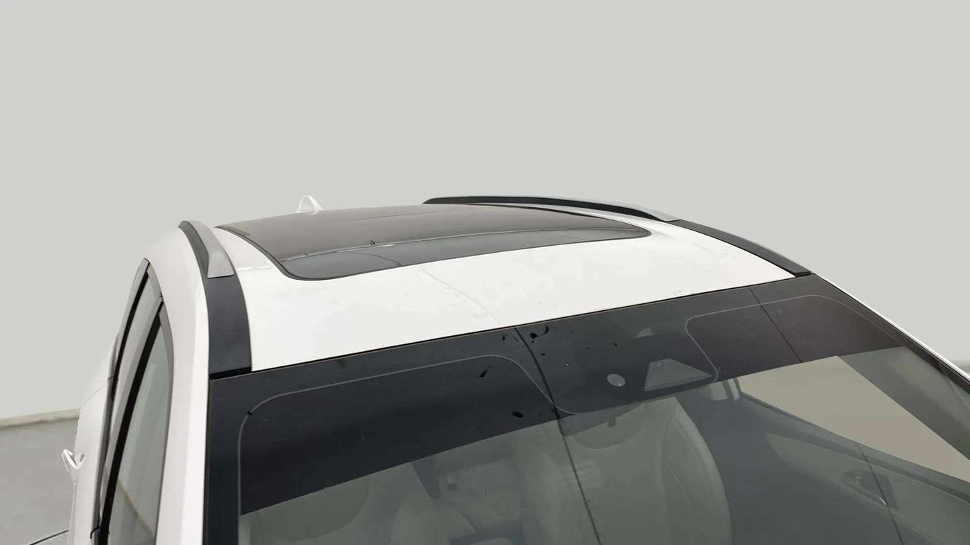 2023 Mahindra XUV700 AX 7 LUXURY P AT 7 STR, Petrol, Automatic, 18,150 km, Roof