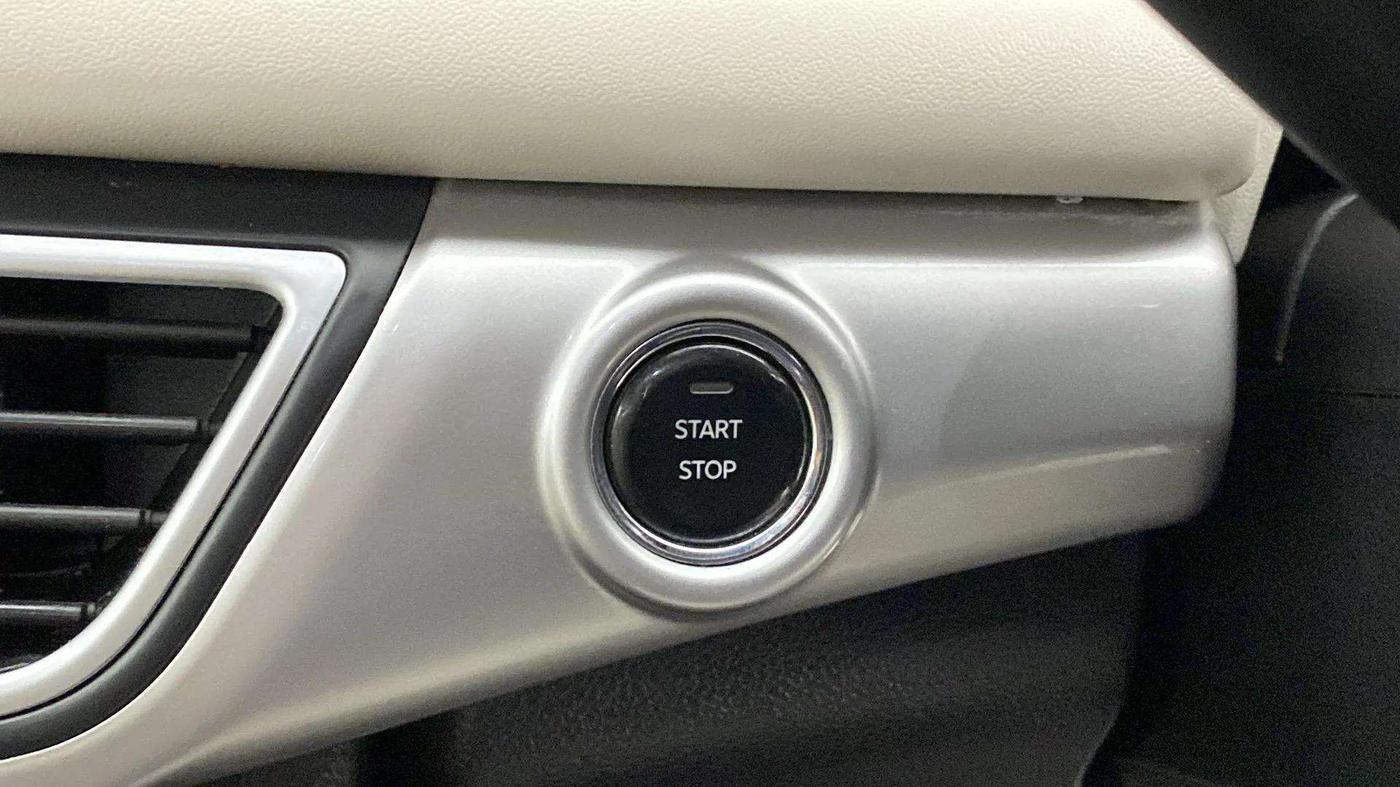2023 Mahindra XUV700 AX 7 LUXURY P AT 7 STR, Petrol, Automatic, 18,150 km, Keyless Start/ Stop Button