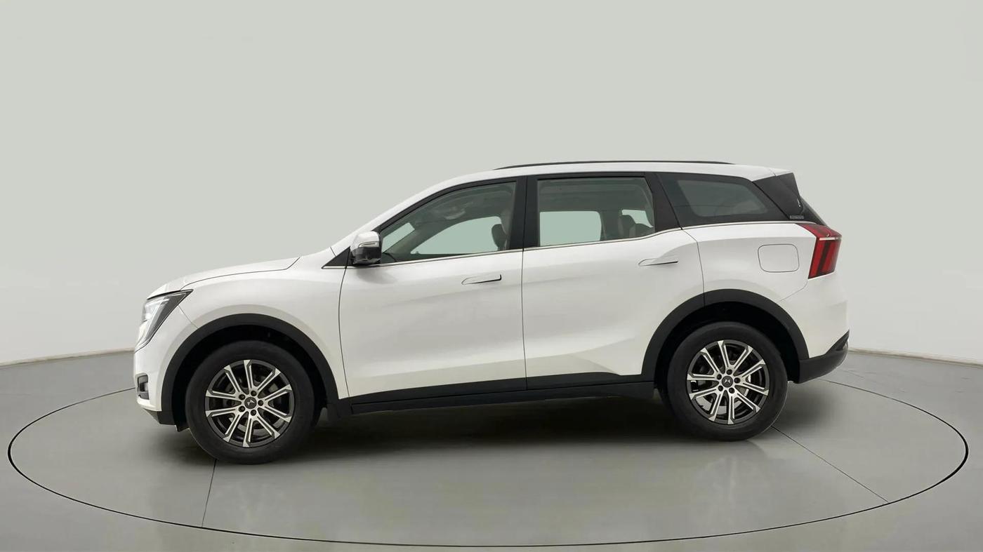 2023 Mahindra XUV700 AX 7 LUXURY P AT 7 STR, Petrol, Automatic, 18,150 km, Left Side