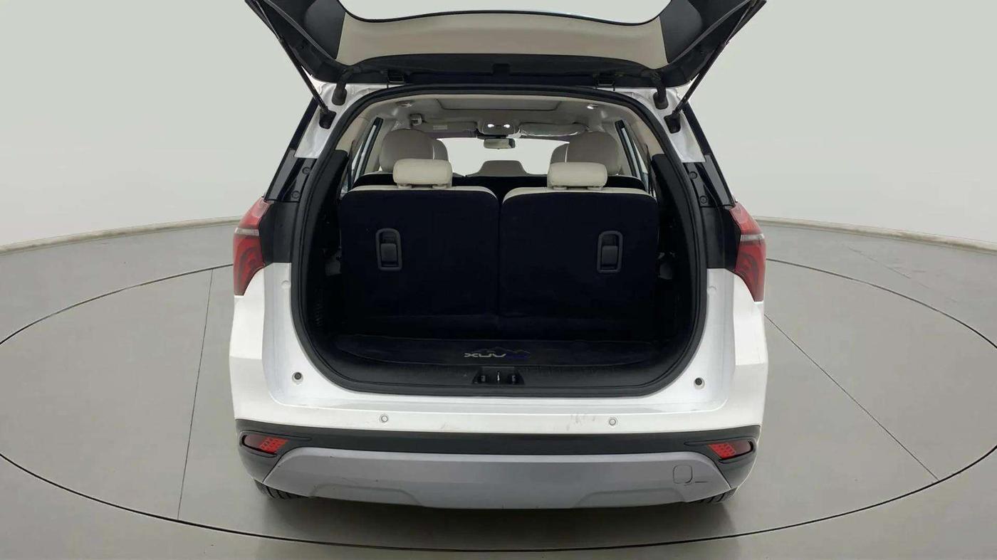 2023 Mahindra XUV700 AX 7 LUXURY P AT 7 STR, Petrol, Automatic, 18,150 km, Boot Open Zoomed View