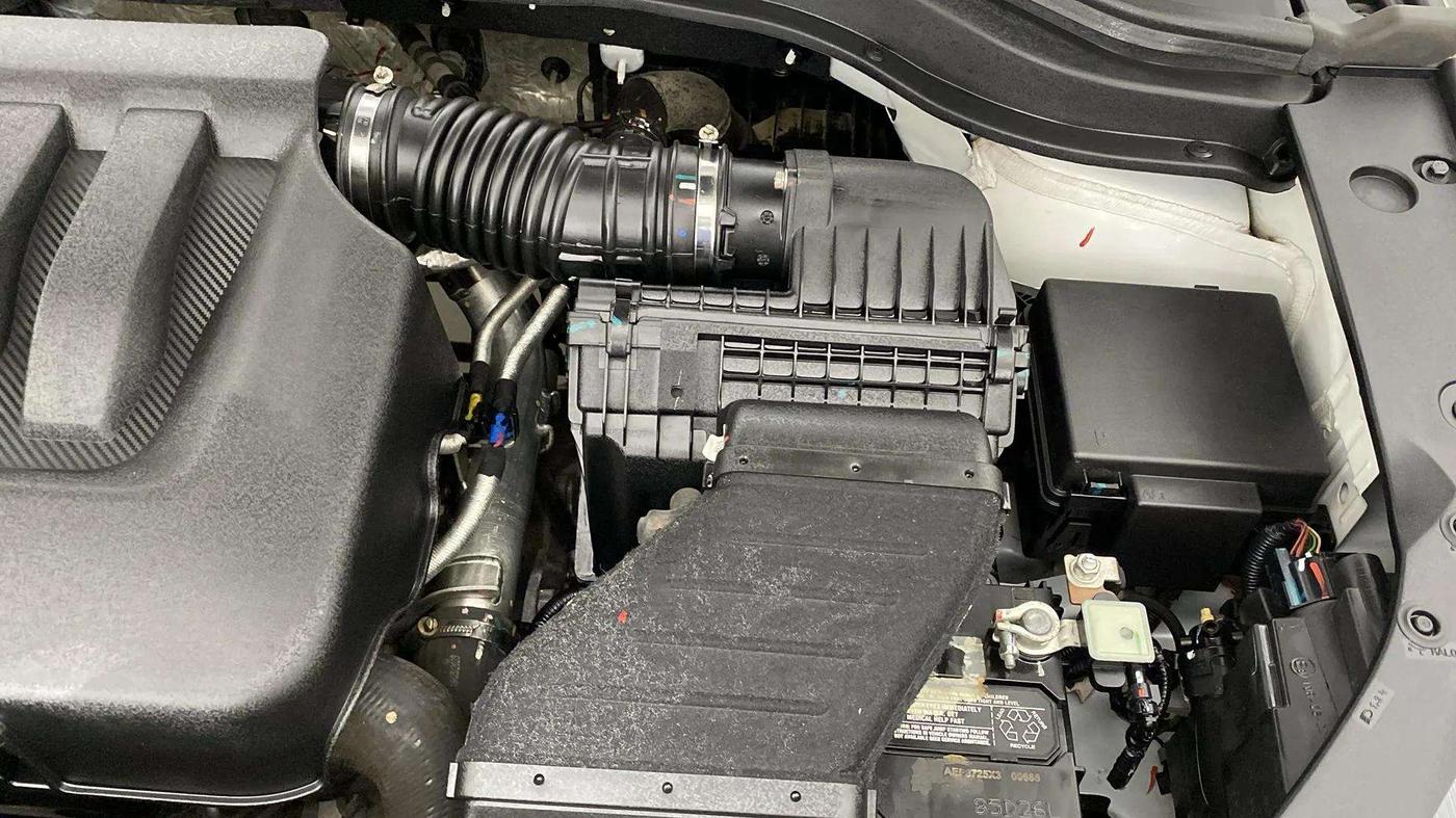 2023 Mahindra XUV700 AX 7 LUXURY P AT 7 STR, Petrol, Automatic, 18,150 km, Engine View - Left