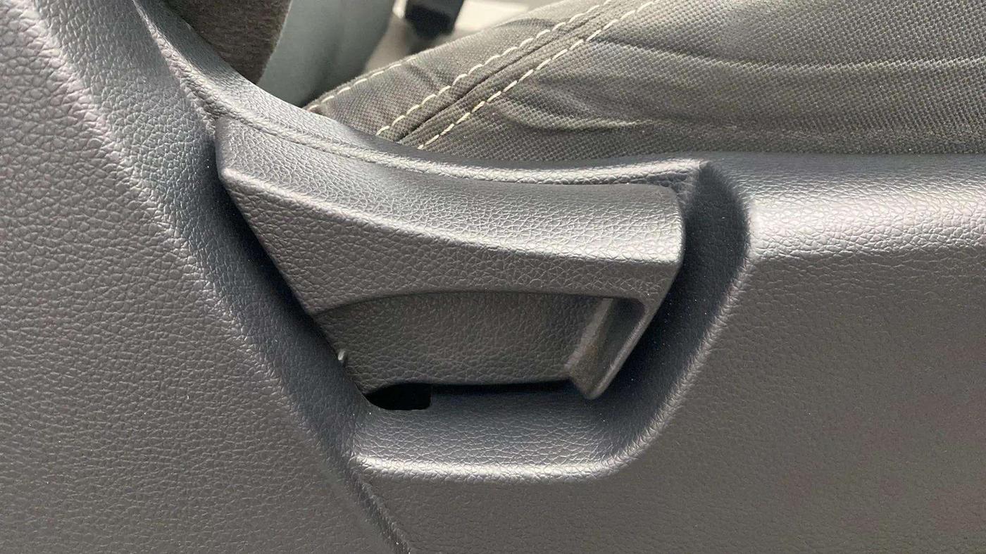 2020 Mahindra XUV300 W4 1.2 PETROL, Petrol, Manual, 34,210 km, Driver Side Adjustment Panel