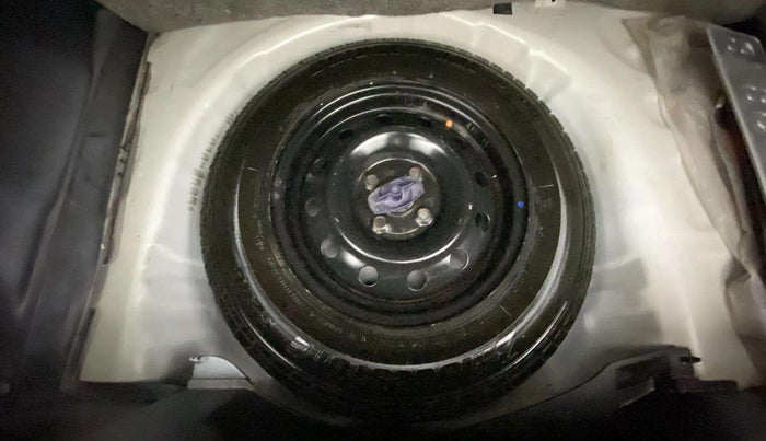 2020 Maruti Swift VXI, Petrol, Manual, 61,211 km, Spare Tyre