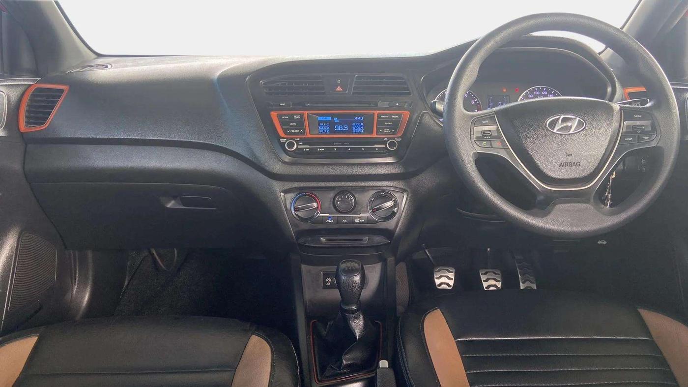 2016 Hyundai i20 Active 1.2 S, Petrol, Manual, 75,385 km, Dashboard