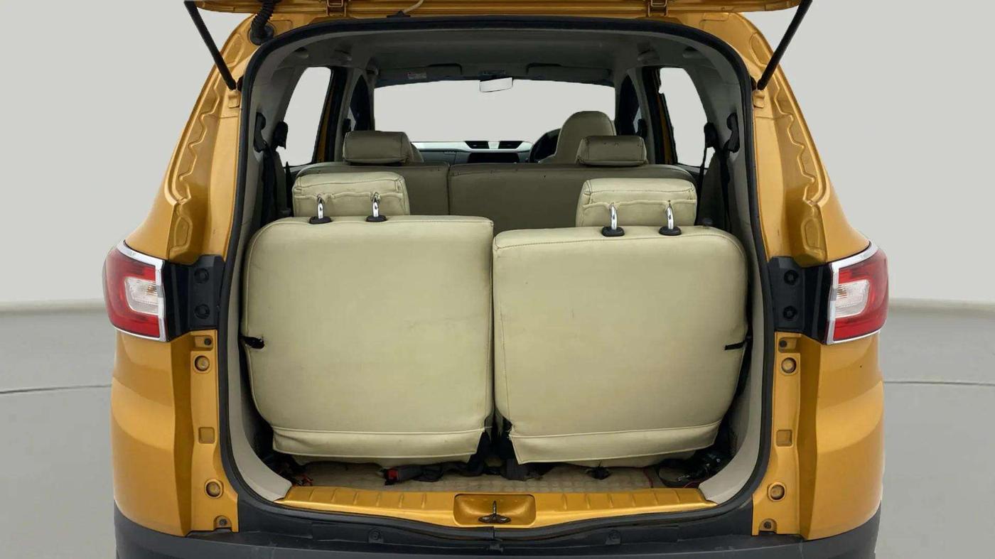 2019 Renault TRIBER RXZ, Petrol, Manual, 51,725 km, Boot Inside