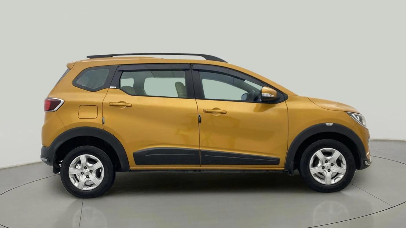 2019 Renault TRIBER RXZ, Petrol, Manual, 51,725 km, Right Side View