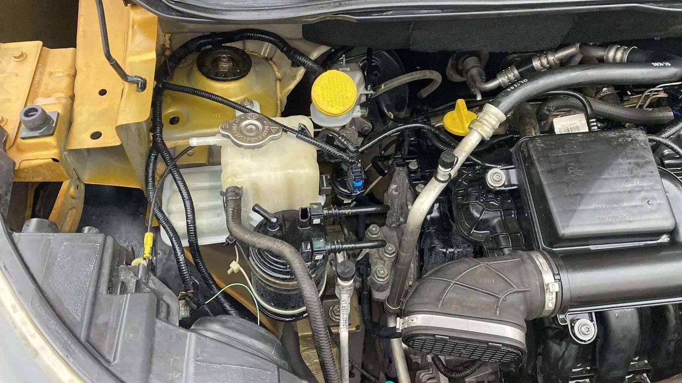 2019 Renault TRIBER RXZ, Petrol, Manual, 51,725 km, Engine View - Right