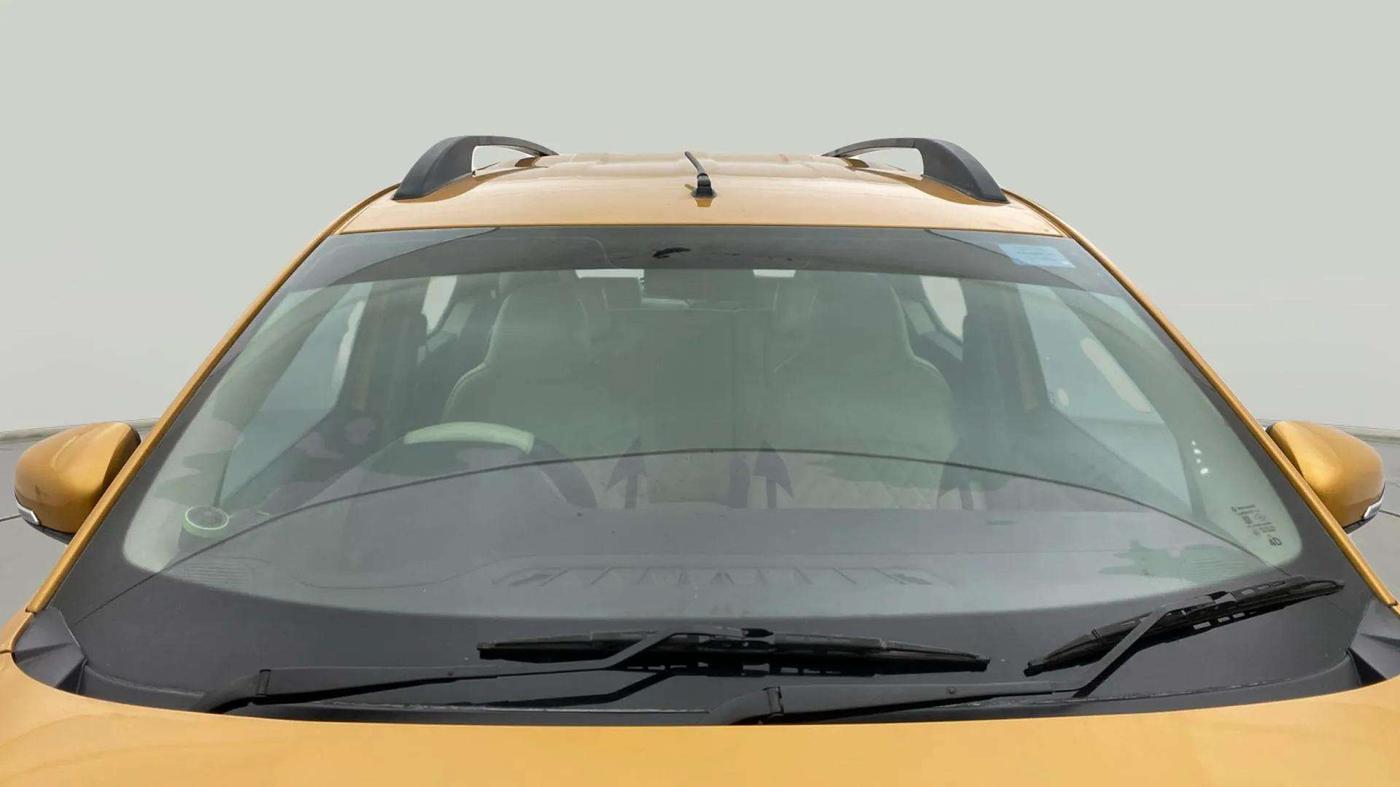 2019 Renault TRIBER RXZ, Petrol, Manual, 51,725 km, Front Windshield