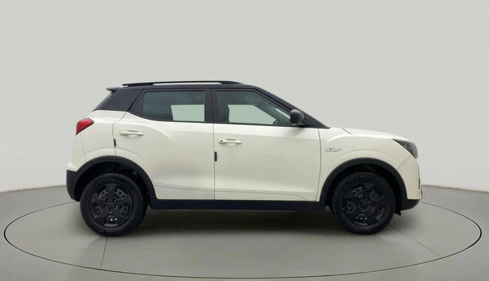 2023 Mahindra XUV300 W6 1.2 PETROL, Petrol, Manual, 18,129 km, Right Side View