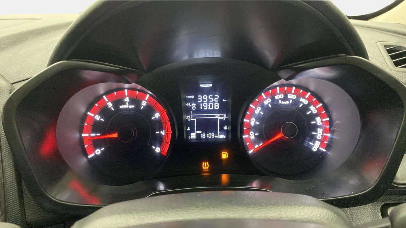 2023 Mahindra XUV300 W6 1.2 PETROL, Petrol, Manual, 18,267 km, Odometer Image