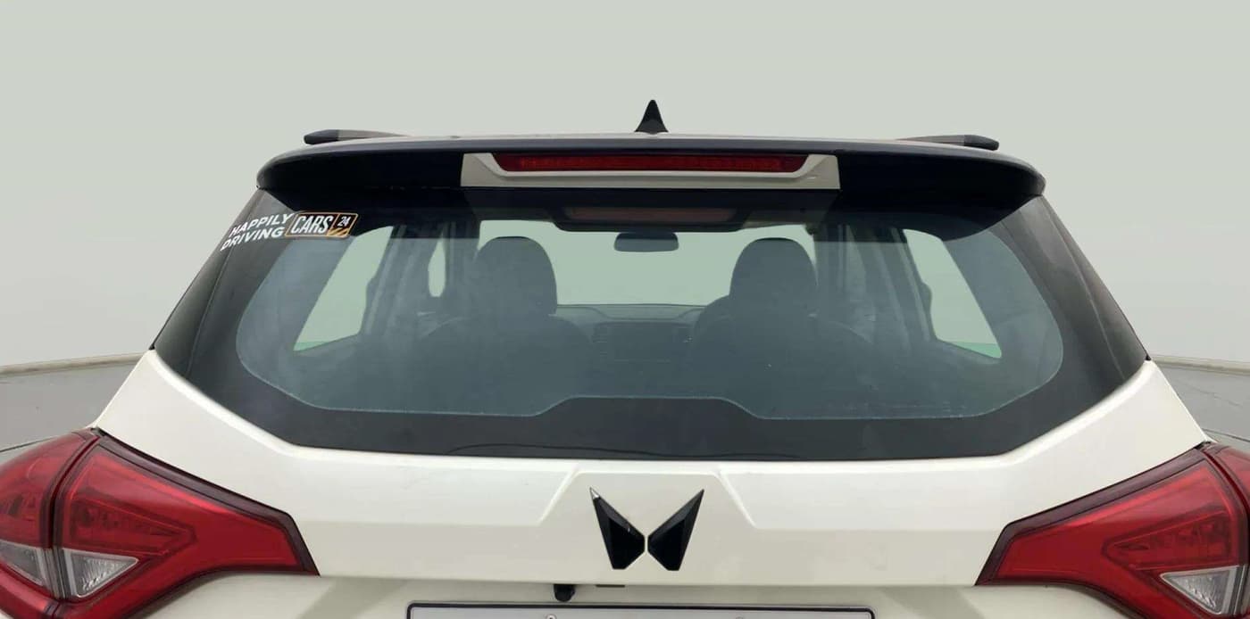 2023 Mahindra XUV300 W6 1.2 PETROL, Petrol, Manual, 18,267 km, Rear Windshield