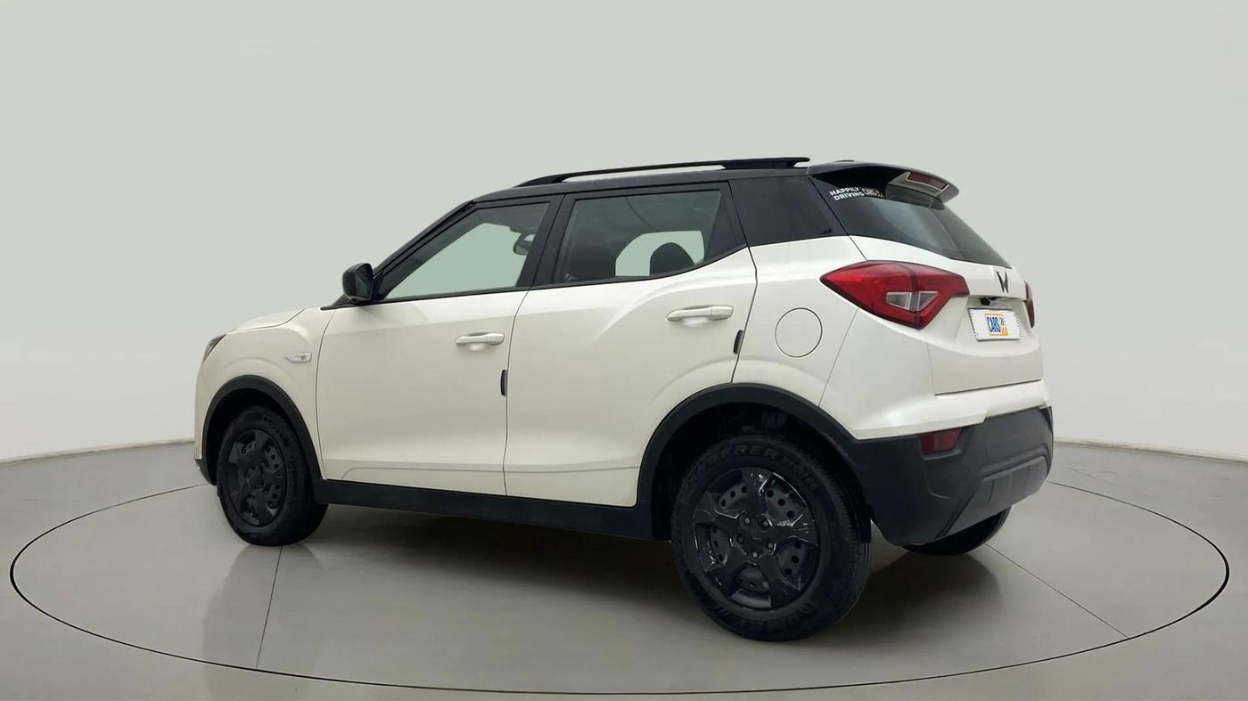 2023 Mahindra XUV300 W6 1.2 PETROL, Petrol, Manual, 18,267 km, Left Back Diagonal