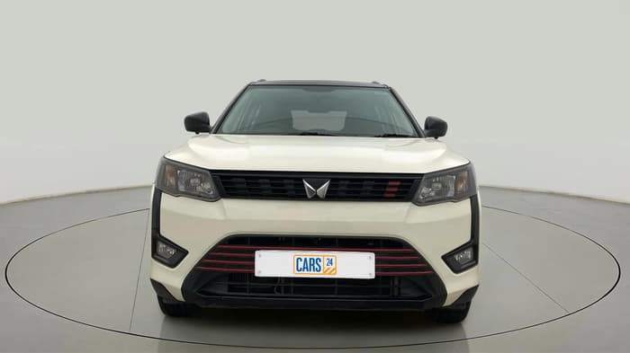 2023 Mahindra XUV300 W6 1.2 PETROL, Petrol, Manual, 18,267 km, Front