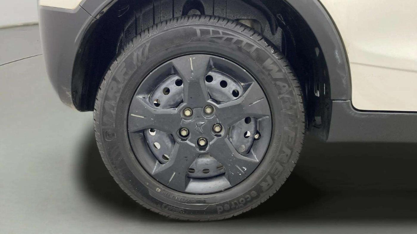 2023 Mahindra XUV300 W6 1.2 PETROL, Petrol, Manual, 18,267 km, Right Rear Wheel